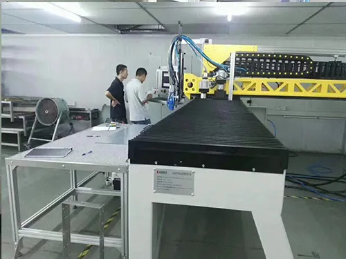 全自动点胶机