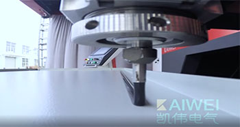 凯伟第三代全自动智能密封发泡设备