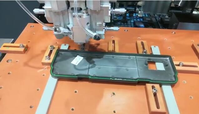 全自动微量涂胶设备 锂电池盖密封点胶加工 